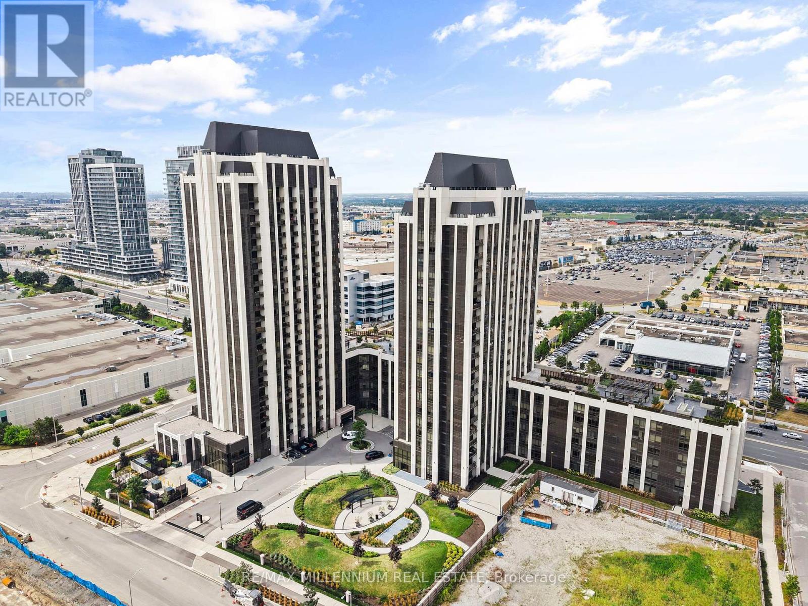 309 9075 Jane St, Vaughan, ON L4K 0L7