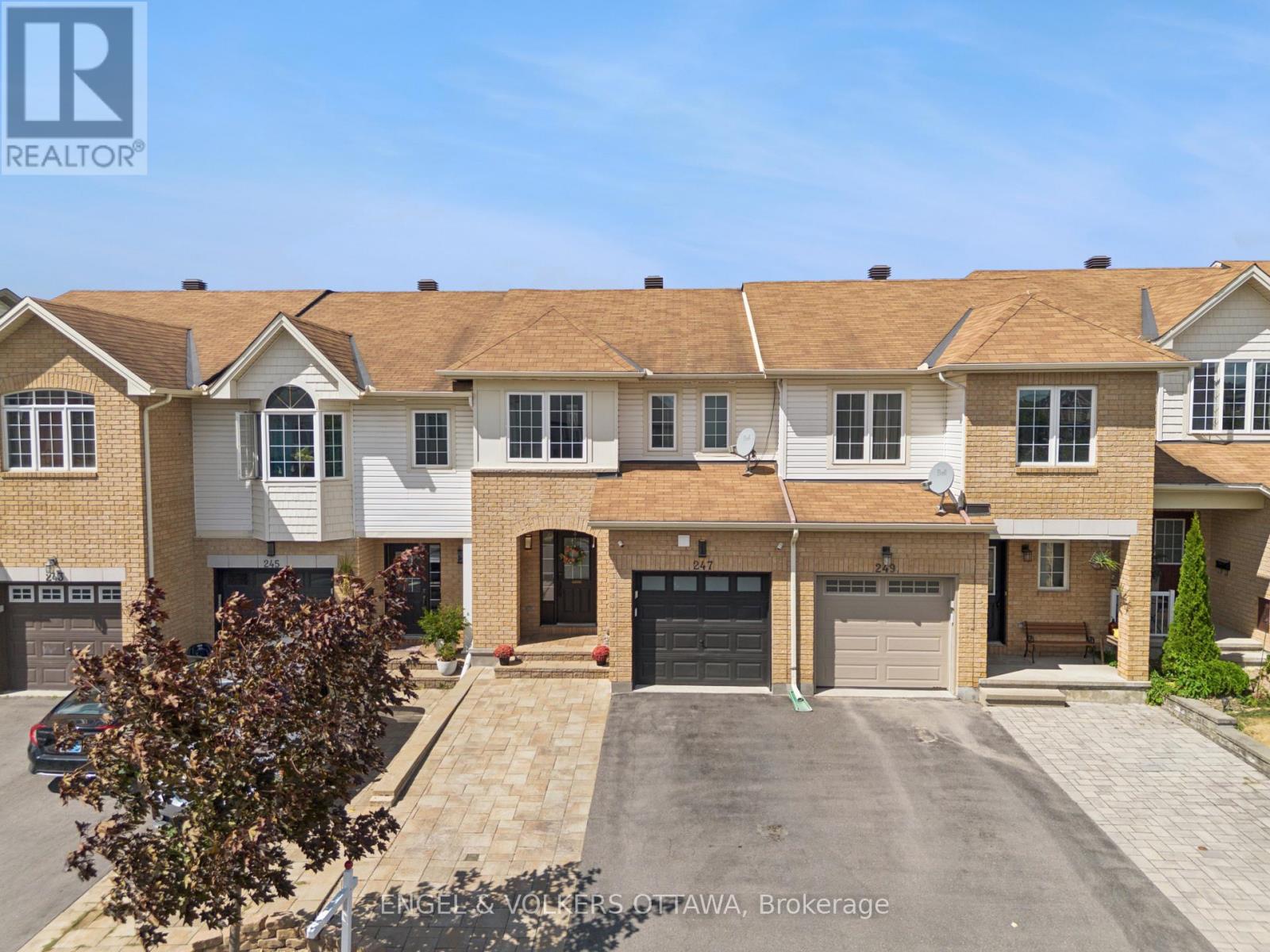 247 Rolling Meadow Cres, Ottawa, ON K1W 0A8