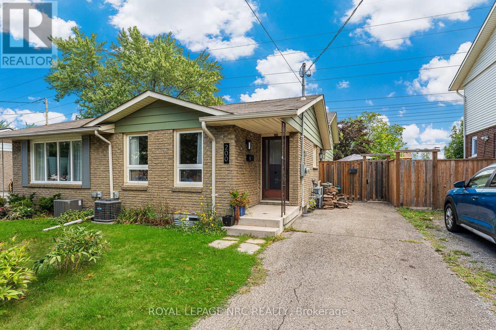 200 St Augustine Dr, St. Catharines, ON L2P 3L5