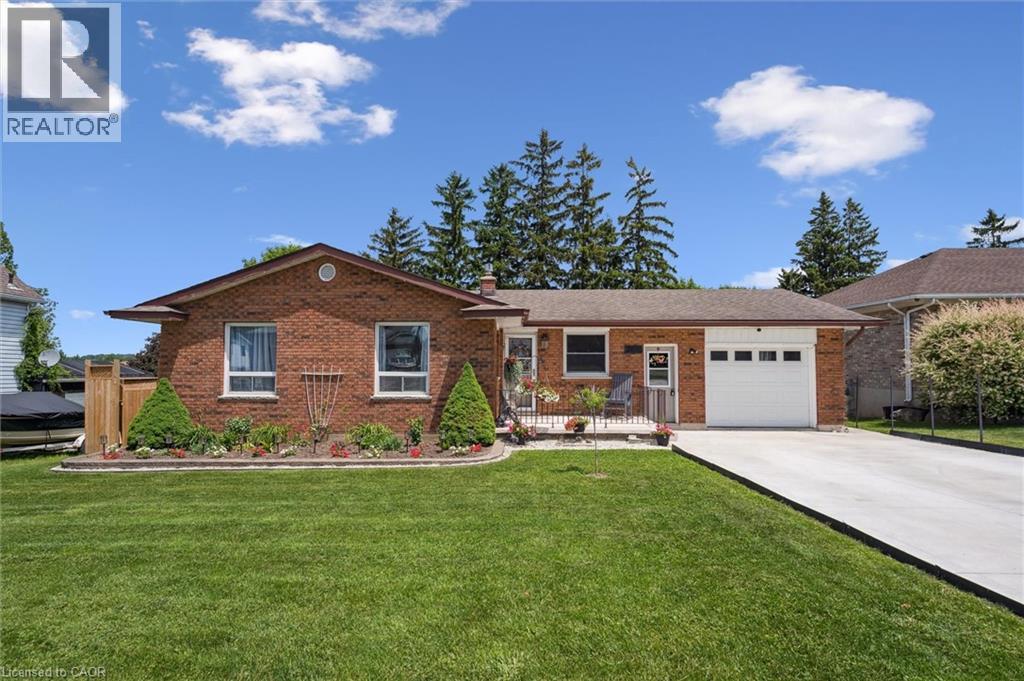 30 High St, Mapleton, ON N0G 1P0