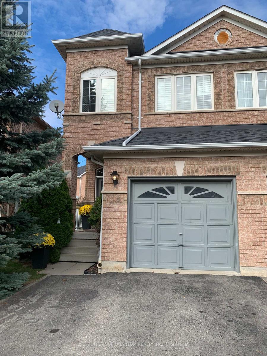5679 Longboat Ave, Mississauga, ON L5M 7E6