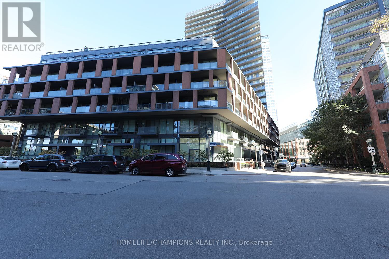 20 Bruyeres Mews, Toronto, ON M5V 0G8