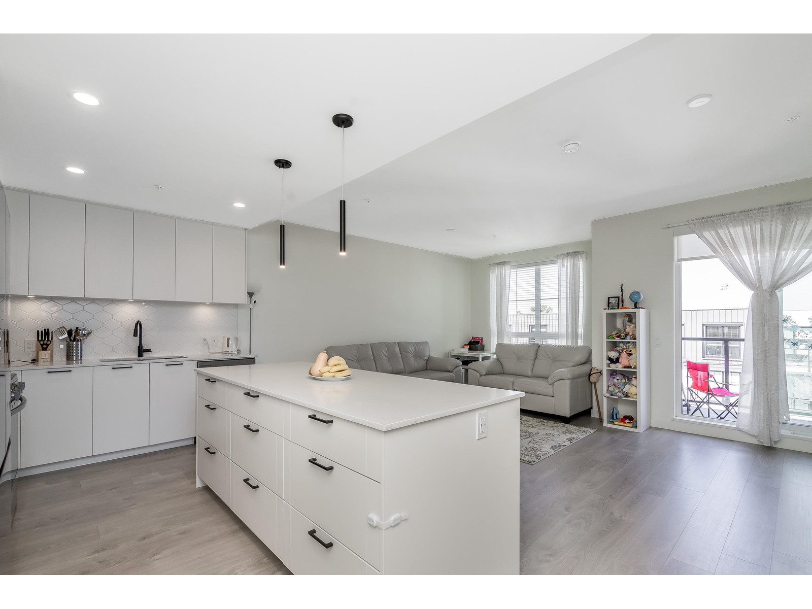 8379 201 Street Unit 609, Langley, BC V2Y 3S6