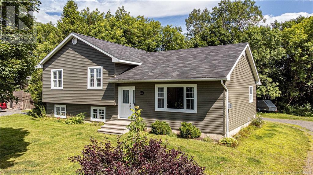 65 Aquarius St, Fredericton, NB E3B 8P5