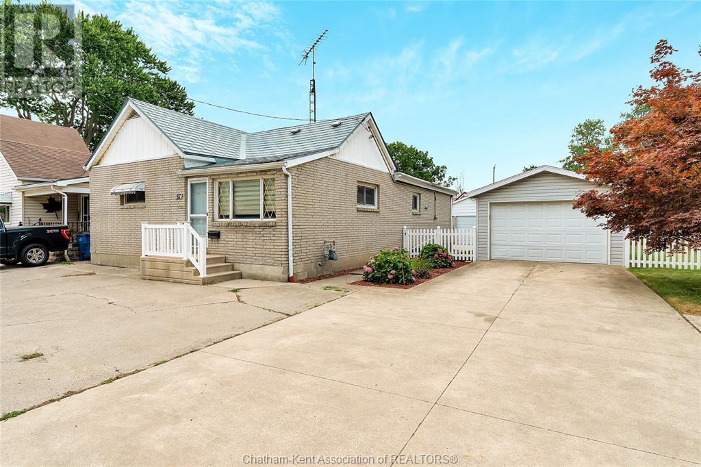 87 Park Ave, Chatham-Kent, ON N7M 1V8