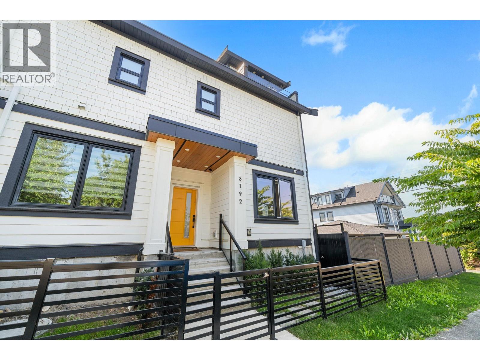 3192 E 23rd Ave, Vancouver, BC V5R 2G5