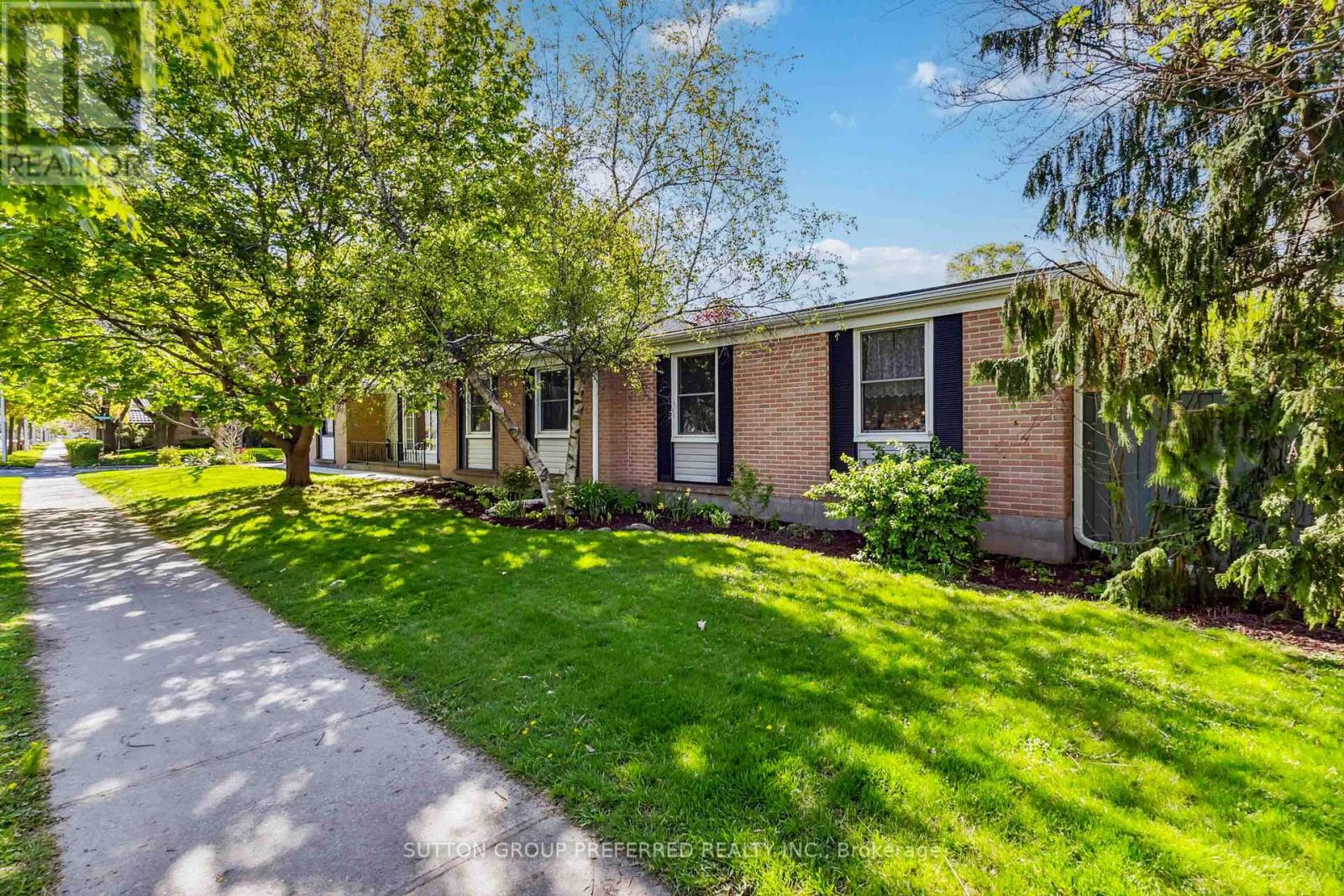 52 Stuyvesant Pl, London, ON N6J 3S9