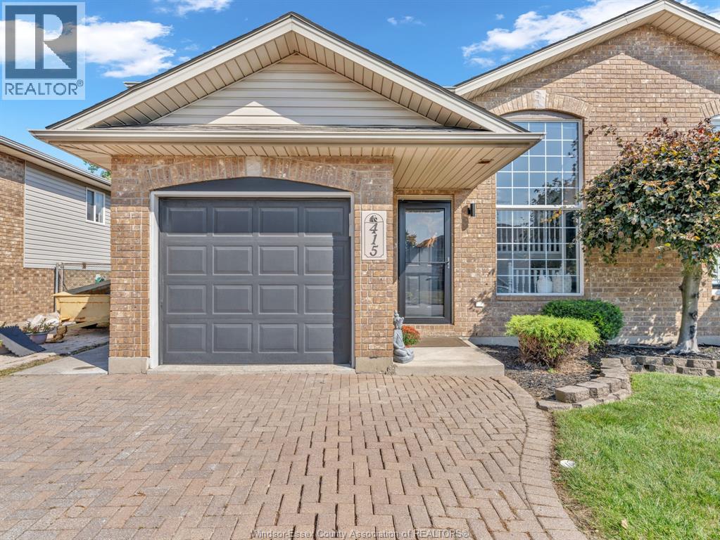 415 Merrill Ave, Lasalle, ON N9J 3R2
