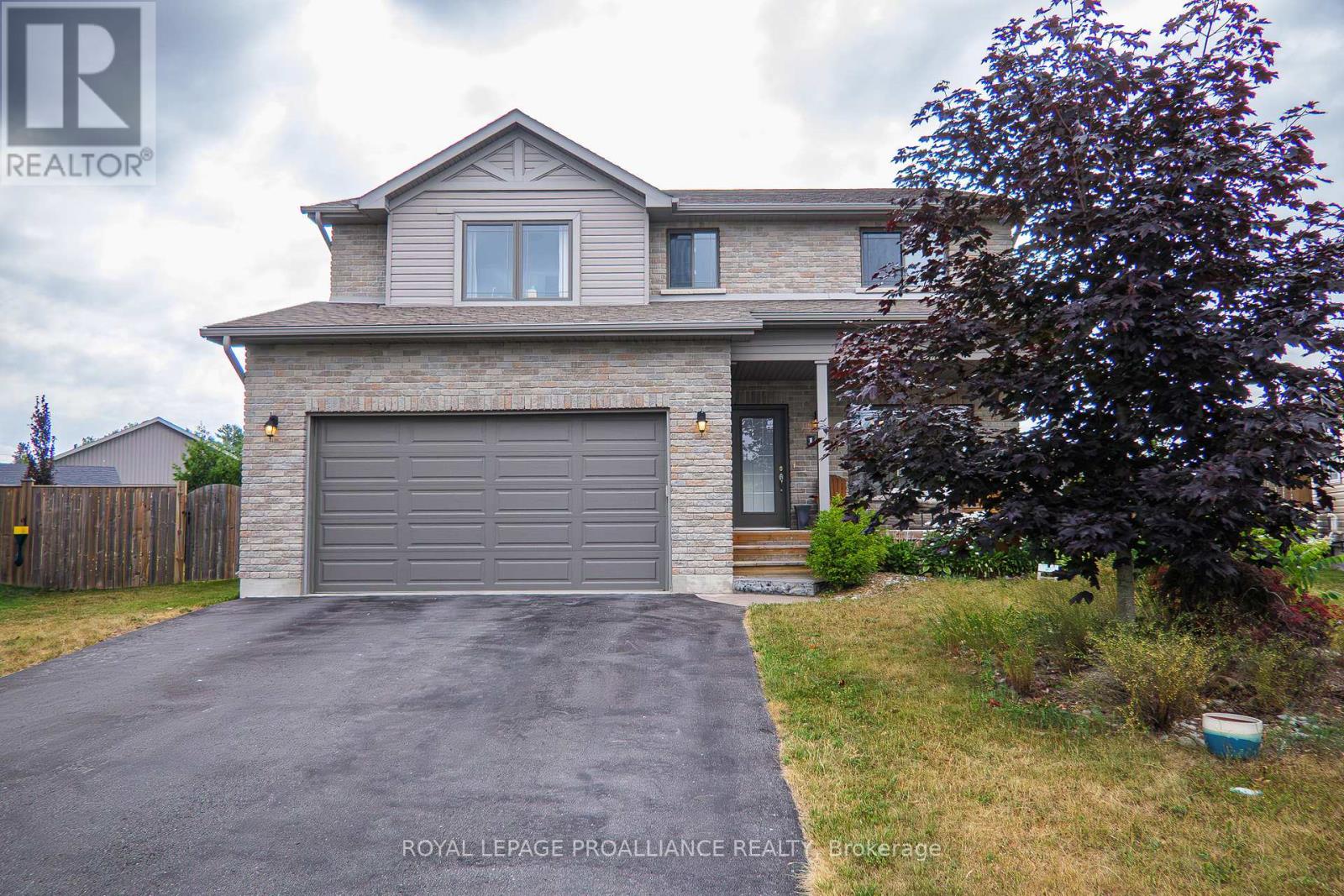 14 Pier Dr, Brighton, ON K0K 1H0