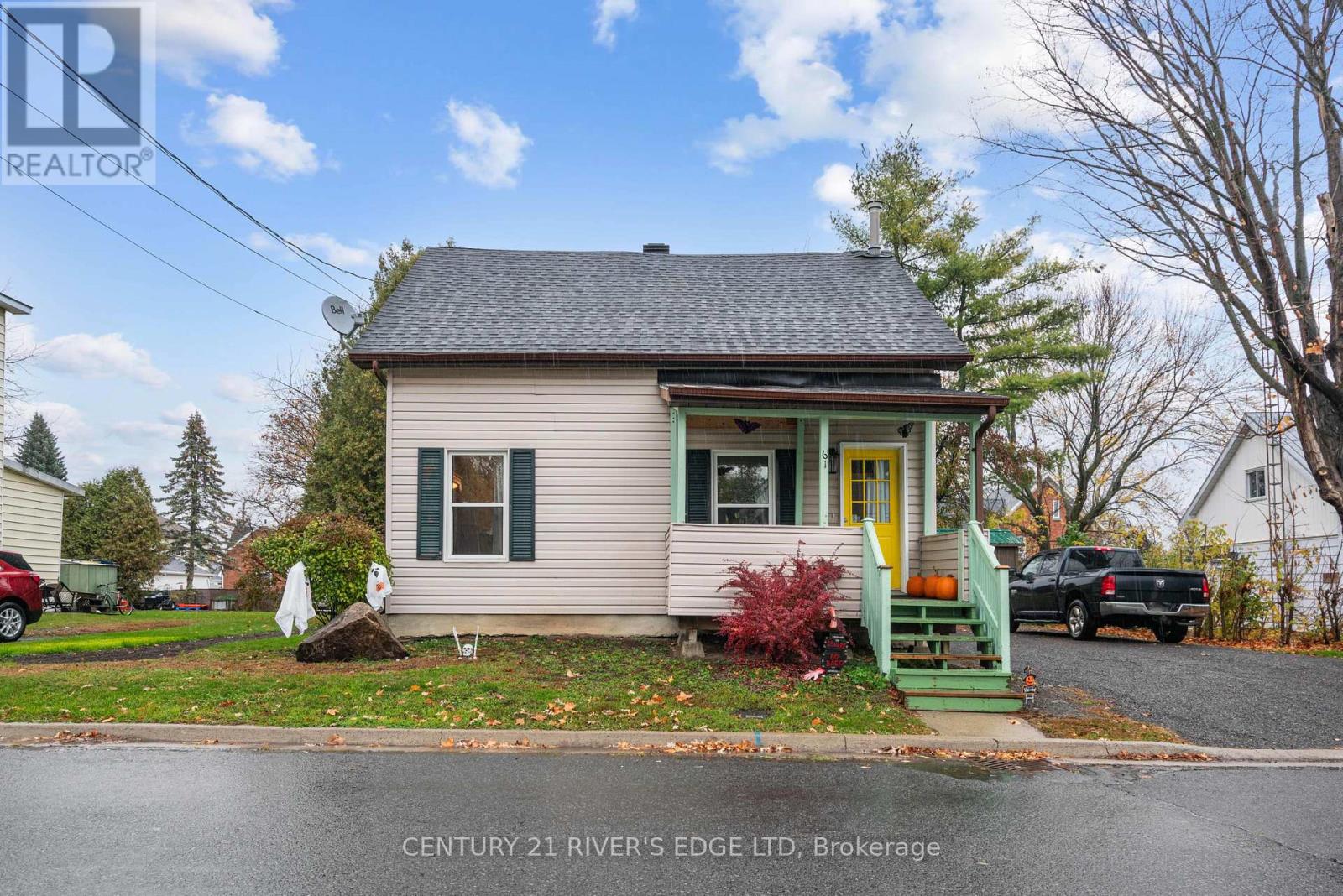 61 Augusta St, South Dundas, ON K0C 1X0