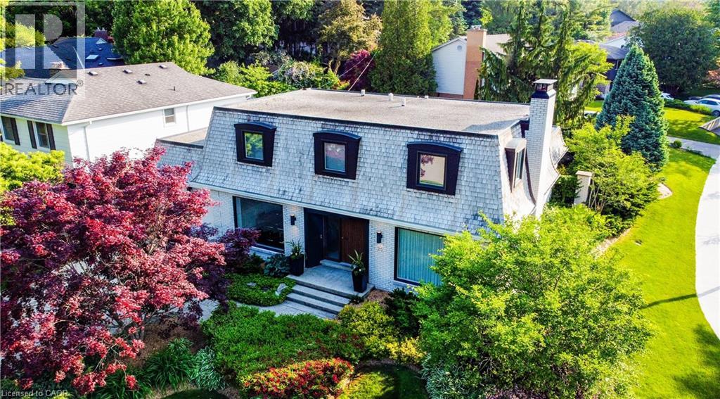 75 Somerset Cres, Waterloo, ON N2L 1N1