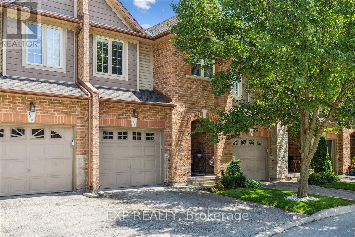 108 Myers Ln, Hamilton, ON L9G 0A5