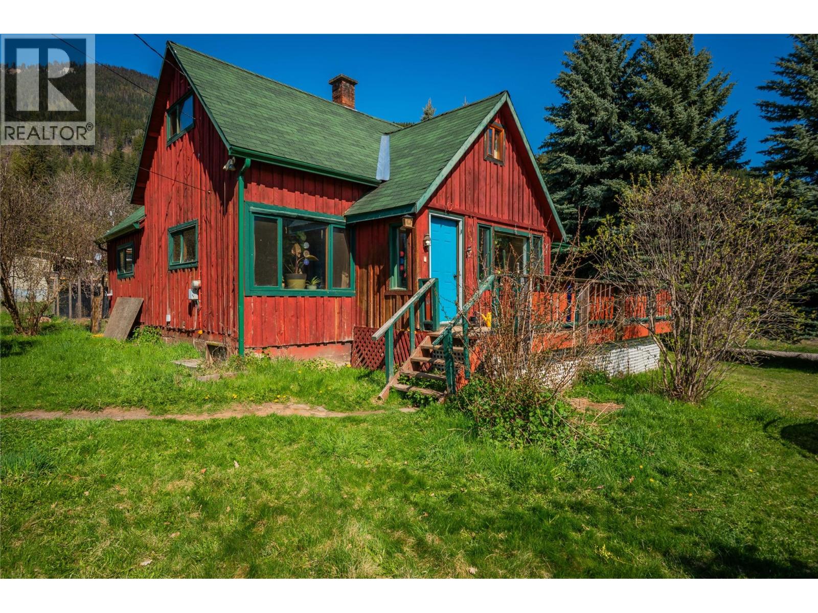 131 Washington St N, Kaslo, BC V0G 1M0