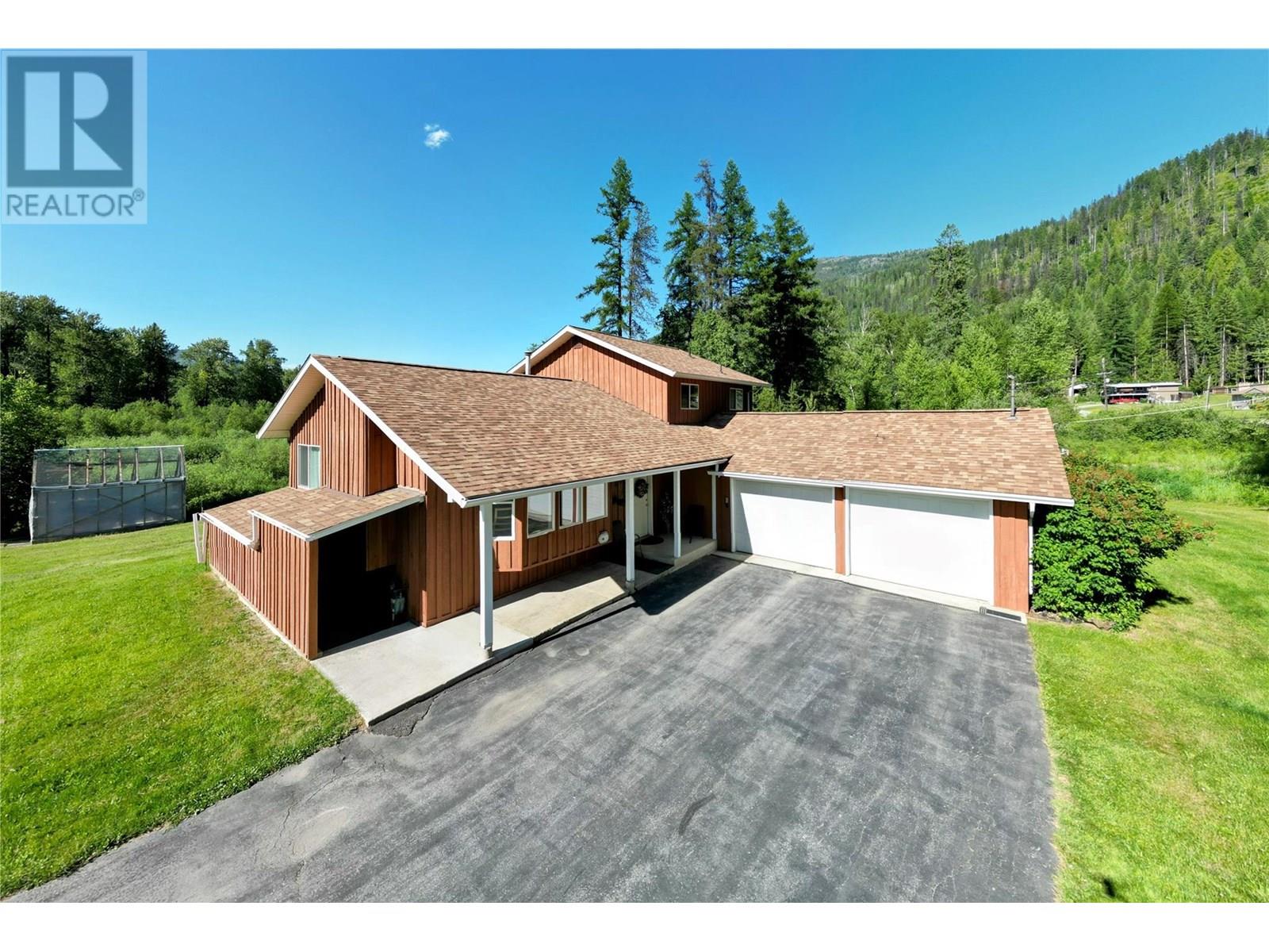 2235 Highway 3b Other, Fruitvale, BC V0G 1L0