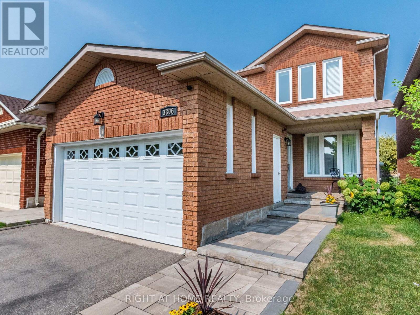 3306 Columbine Cres, Mississauga, ON L5N 6A8