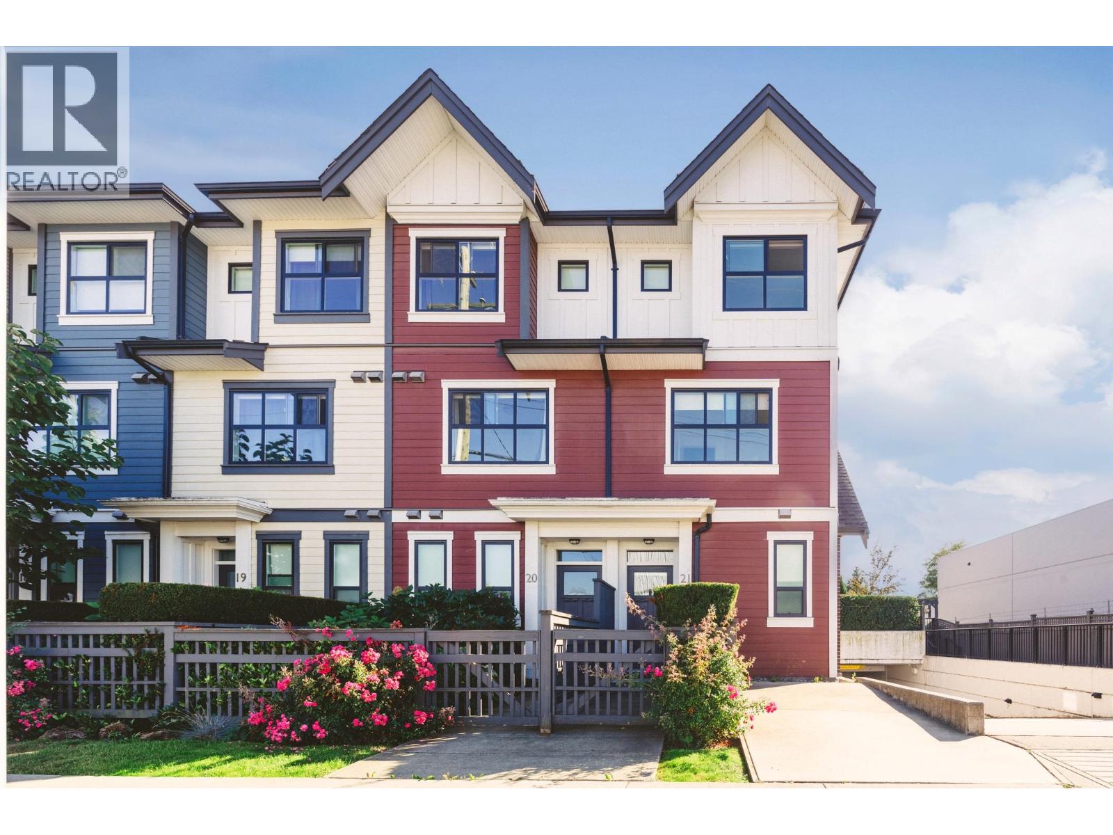 7039 Macpherson Avenue Unit 21, Burnaby, BC V5J 4N4