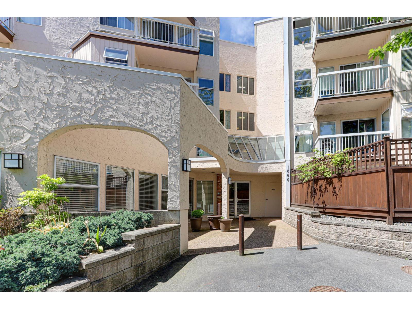 1860 E Southmere Crescent Unit 212, Surrey, BC V4A 6Y7