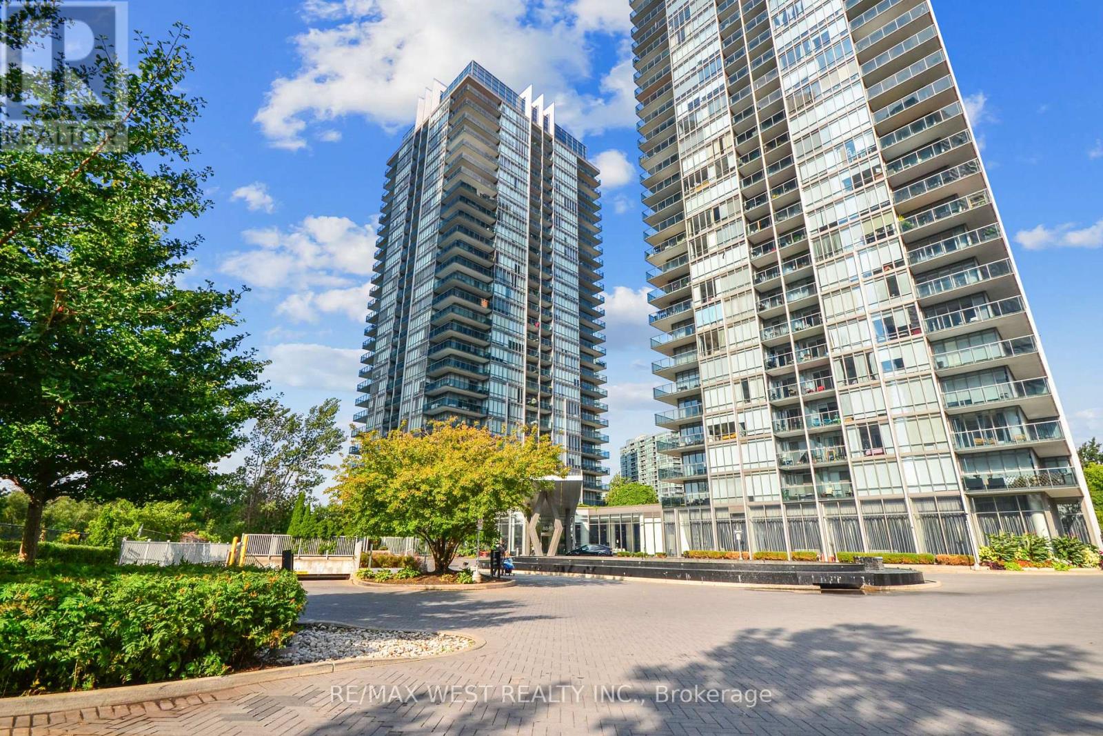 2906 88 Park Lawn Rd, Toronto, ON M8Y 0B5