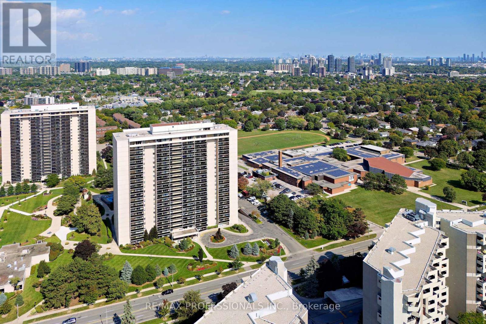 1207 299 Mill Rd, Toronto, ON M9C 4V9