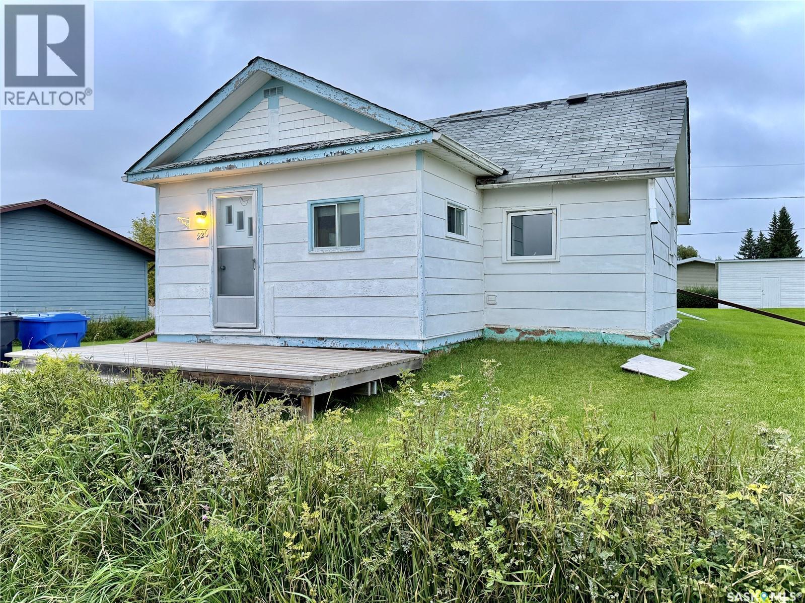 220 Bismark Ave, Langenburg, SK S0A 2A0