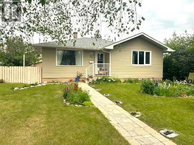 4736 Worcester Dr SW, Calgary, AB T3C 3L6