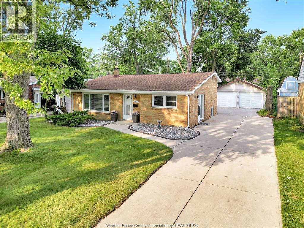 3532 Virginia Park, Windsor, ON N9E 2C5