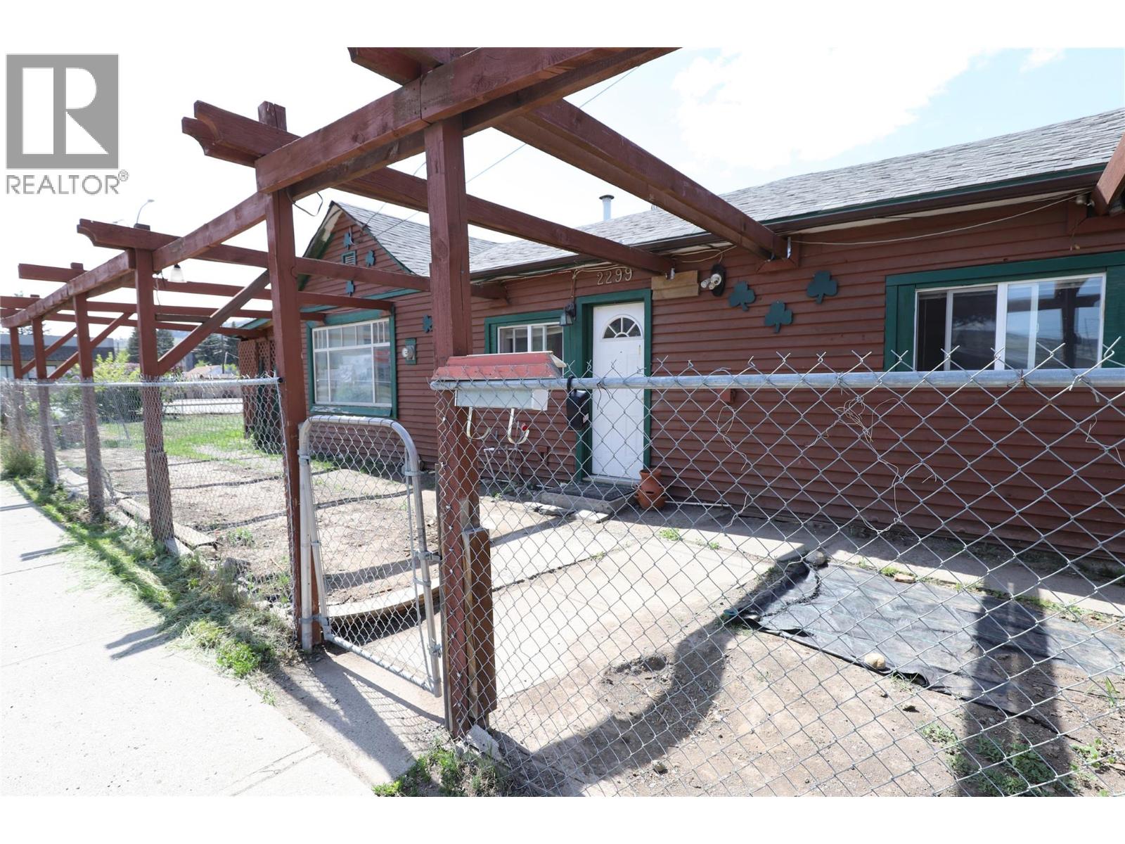 2299 Nicola Ave, Merritt, BC V1K 1B8
