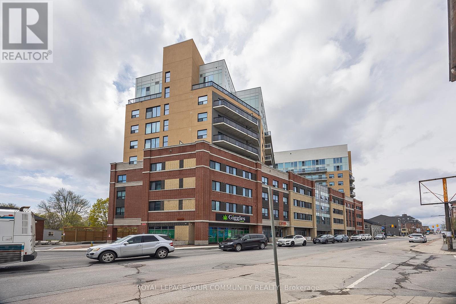 223 652 Princess St, Kingston, ON K7L 1E5