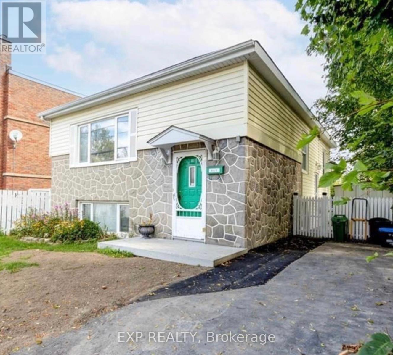 435 Hilson Ave, Ottawa, ON K1Z 6C2