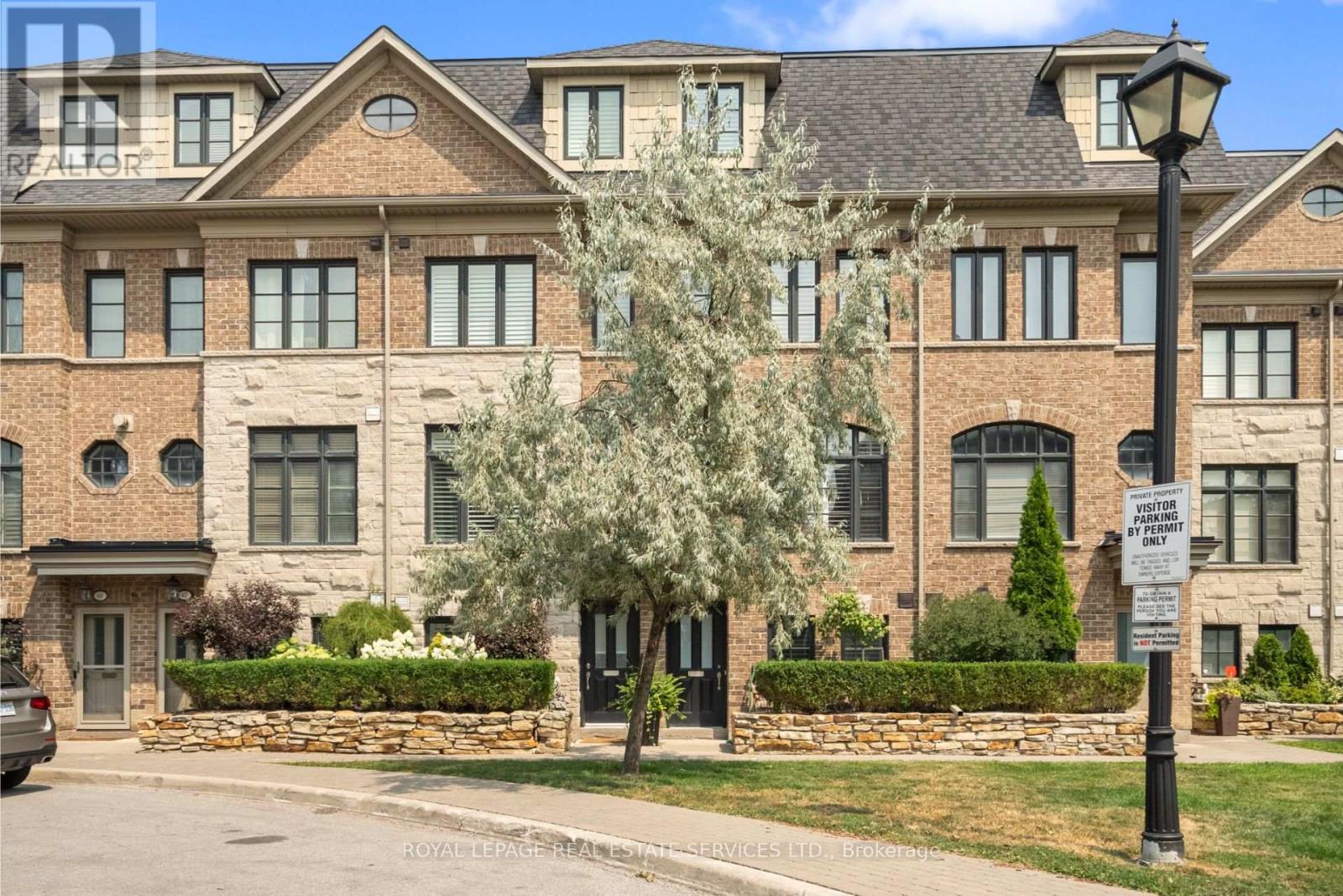 63 Ruby Lang Ln, Toronto, ON M8Z 0B8