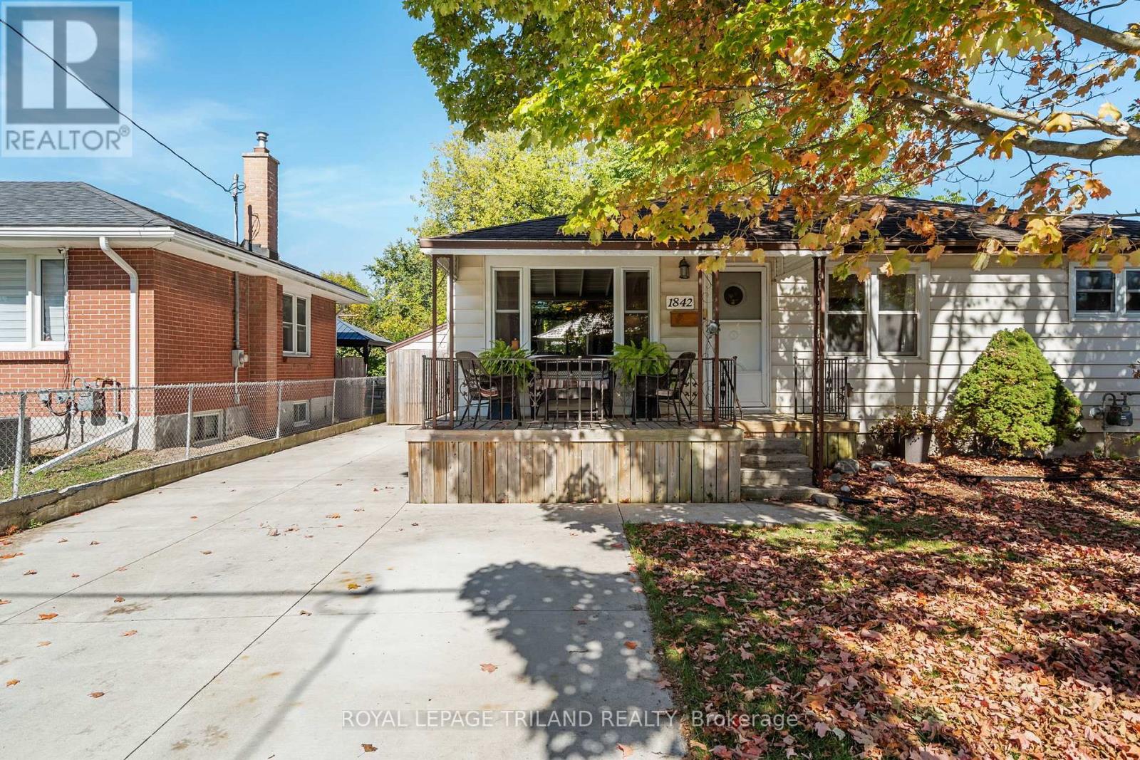 1842 Dumont St, London, ON N5W 2S1