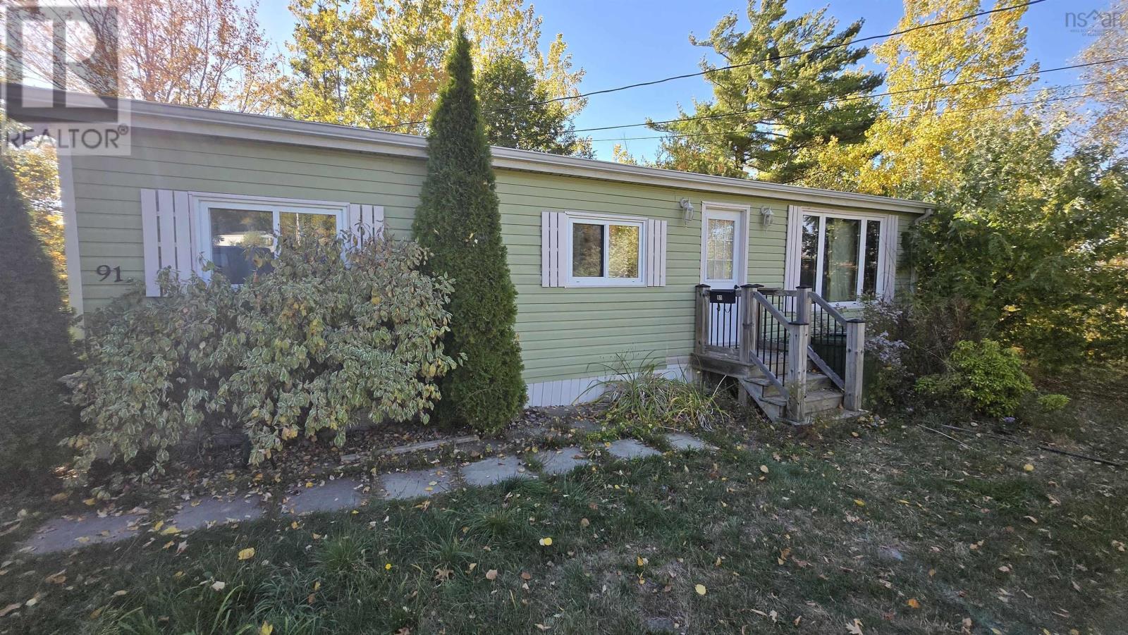 91 Cedarwood Cres, New Minas, NS B4N 5J2