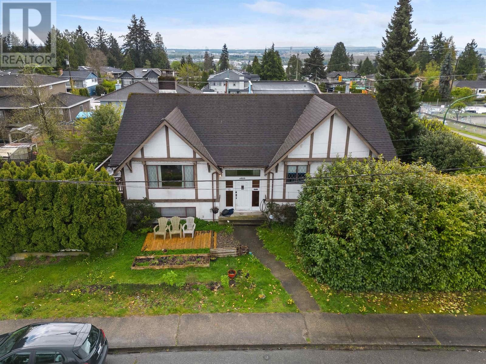 4922 Irmin St, Burnaby, BC V5J 1Y5
