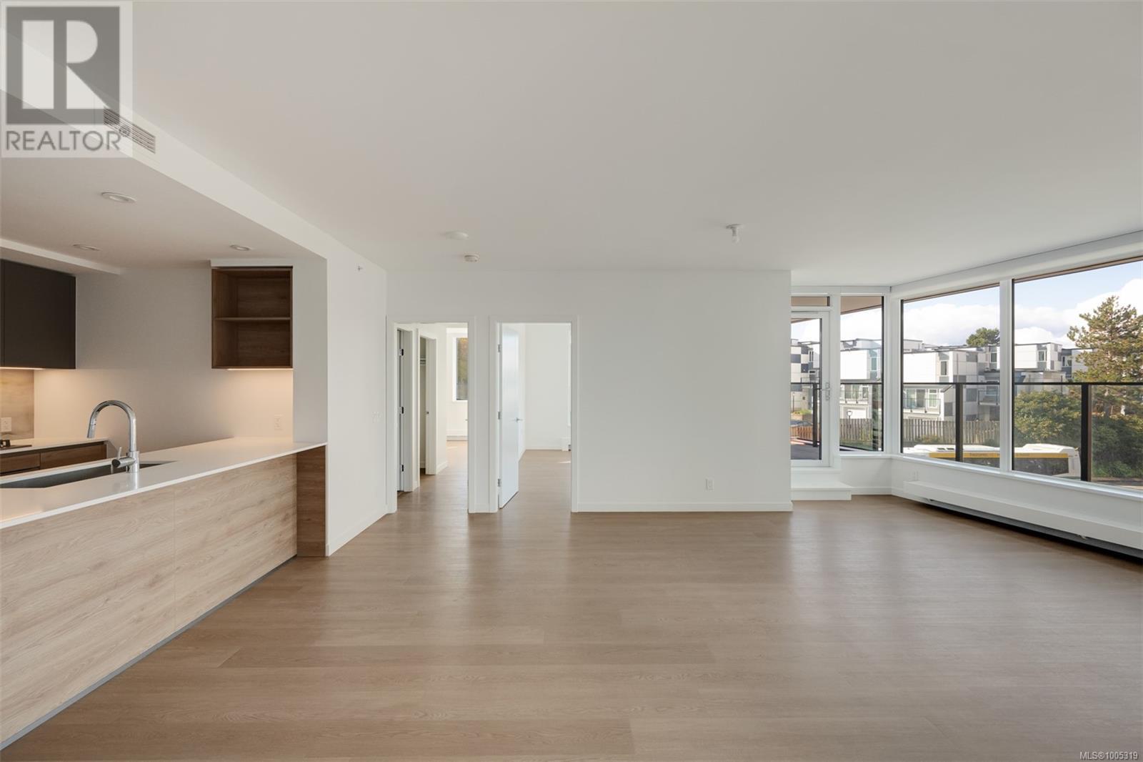 363 Tyee Rd Unit 305 Rd, Victoria, BC V9A 0B5