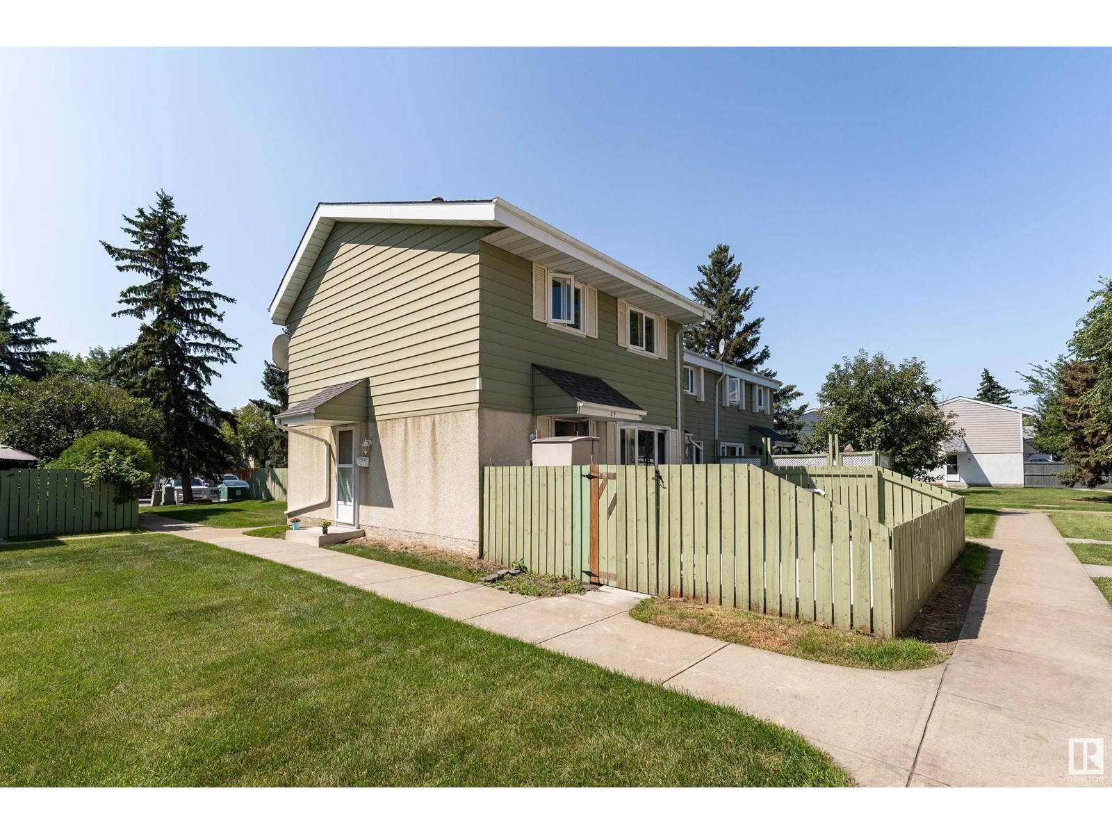 1 Callingwood Co NW #f, Edmonton, AB T5T 0H5