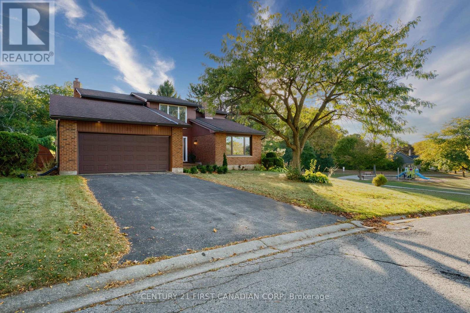 33 Fourwinds Rd, London, ON N6K 3L1