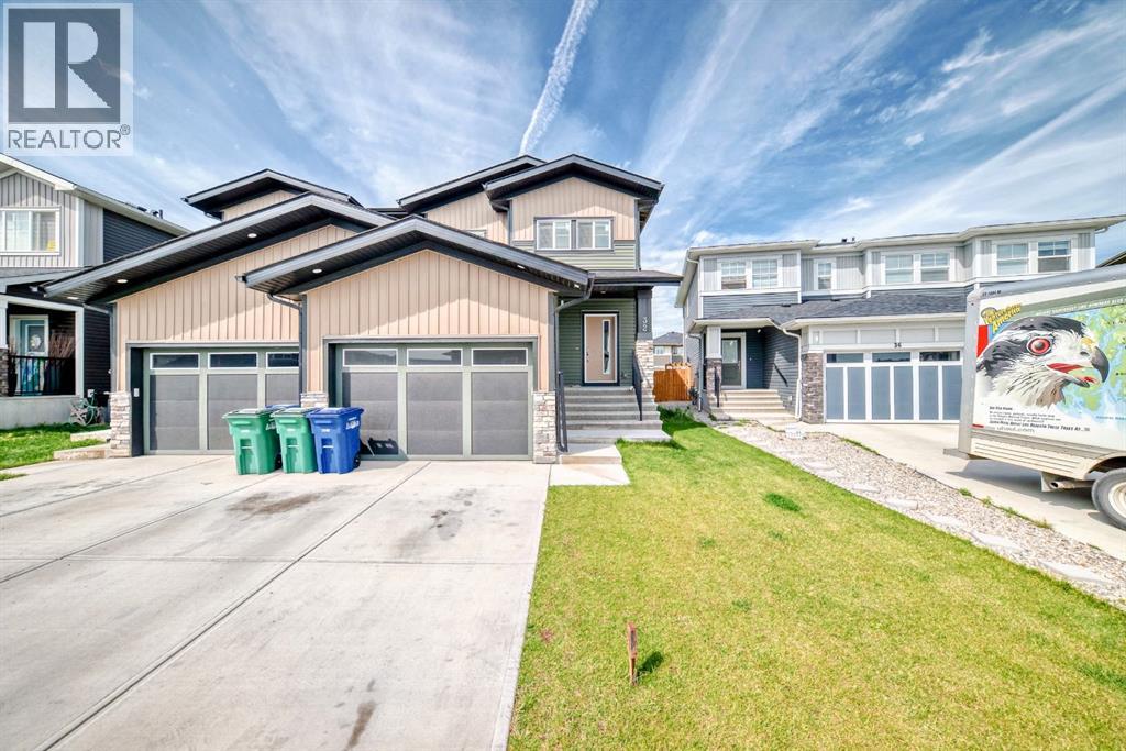 32 Midtown Close SW, Airdrie, AB T4B 5G9