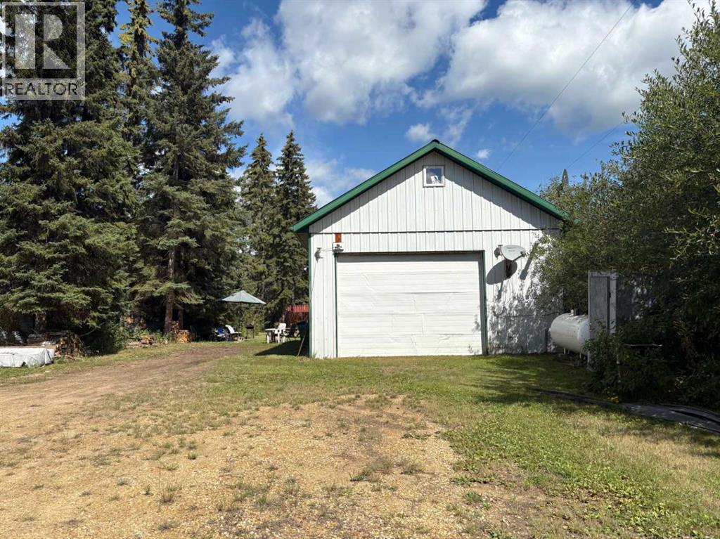 2740 Calling Lake Drive 5th St, Calling Lake, AB T0G 0K0