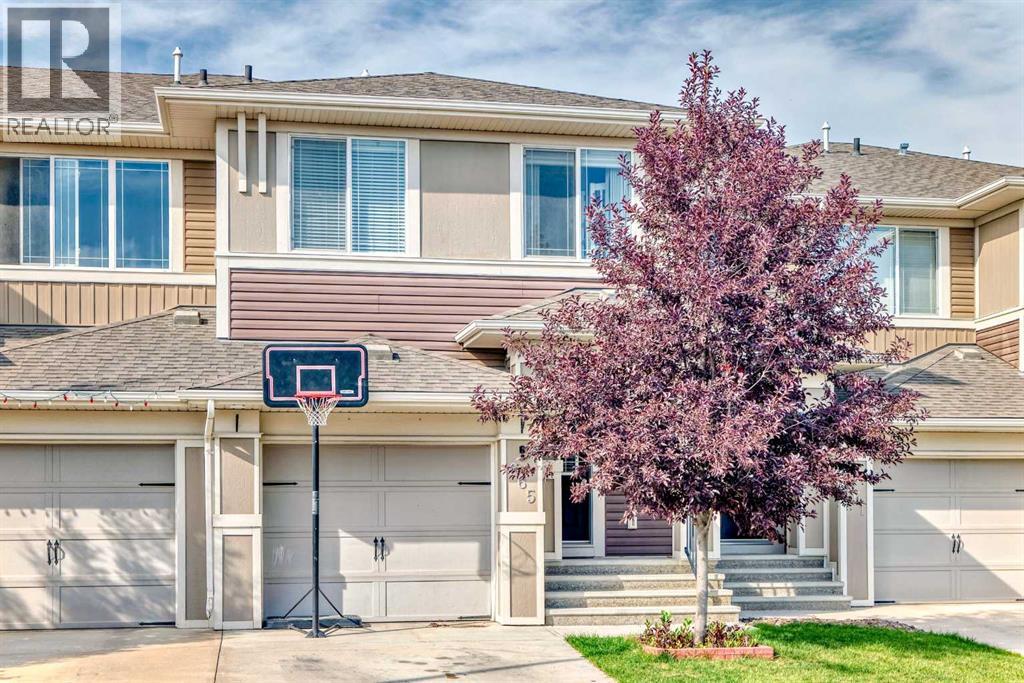 665 Hillcrest Rd SW, Airdrie, AB T4B 4C7