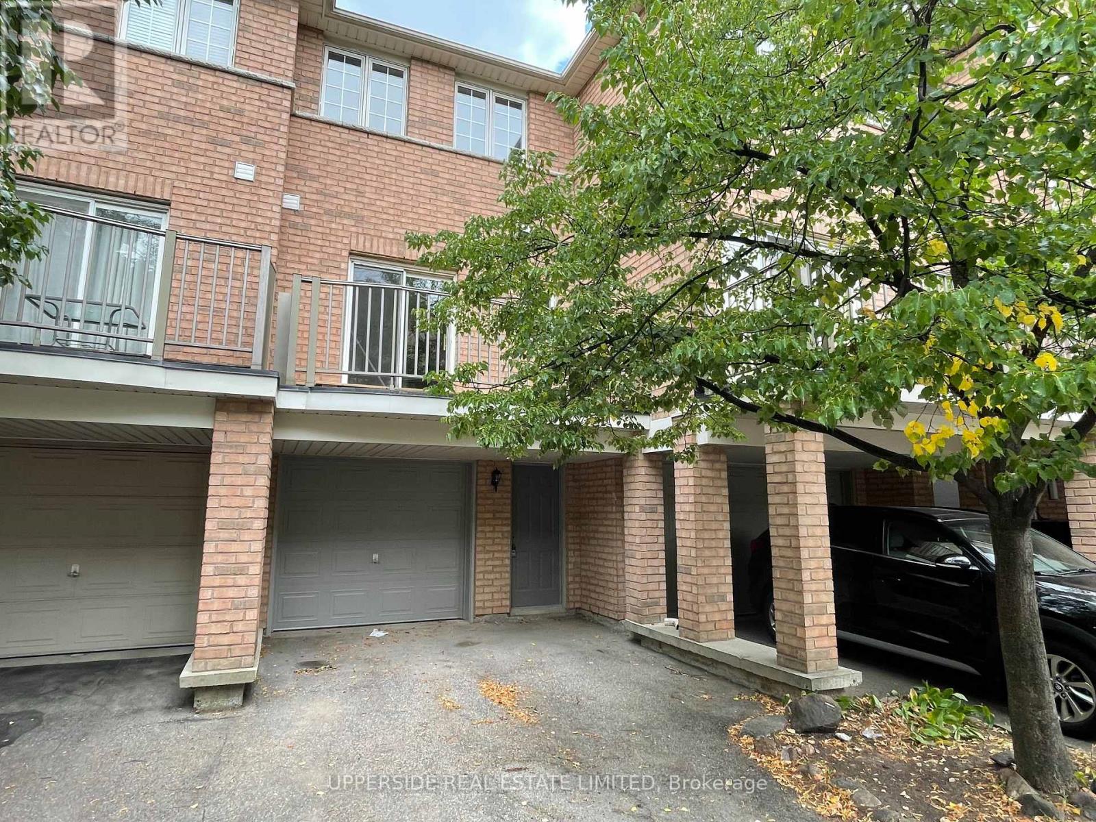 10 23 Observatory Ln, Richmond Hill, ON L4C 0M7