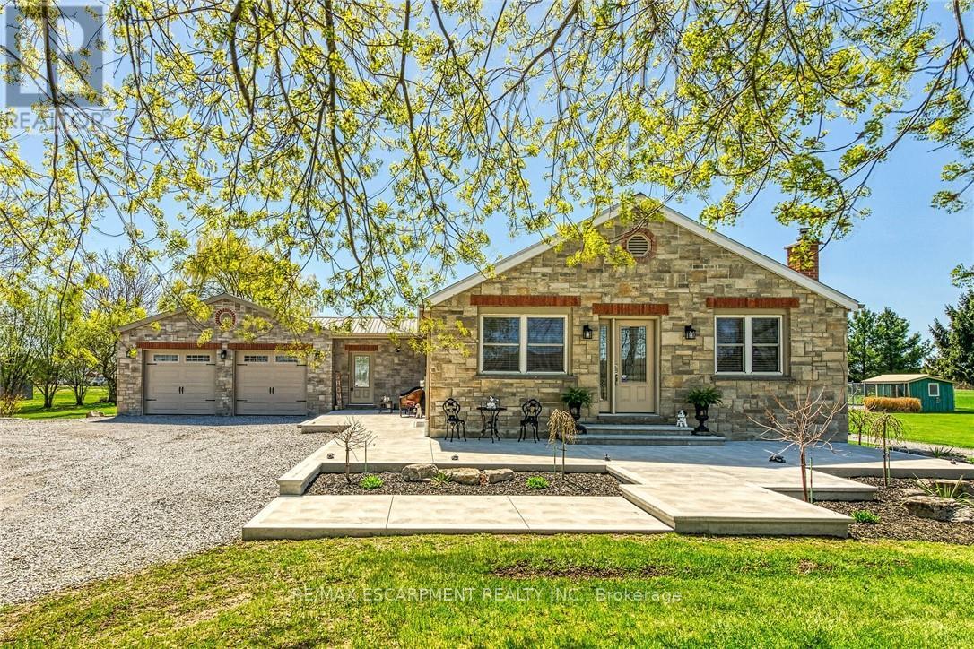 1866 Thompson Rd, Norfolk Townsend, ON N0A 1Y0
