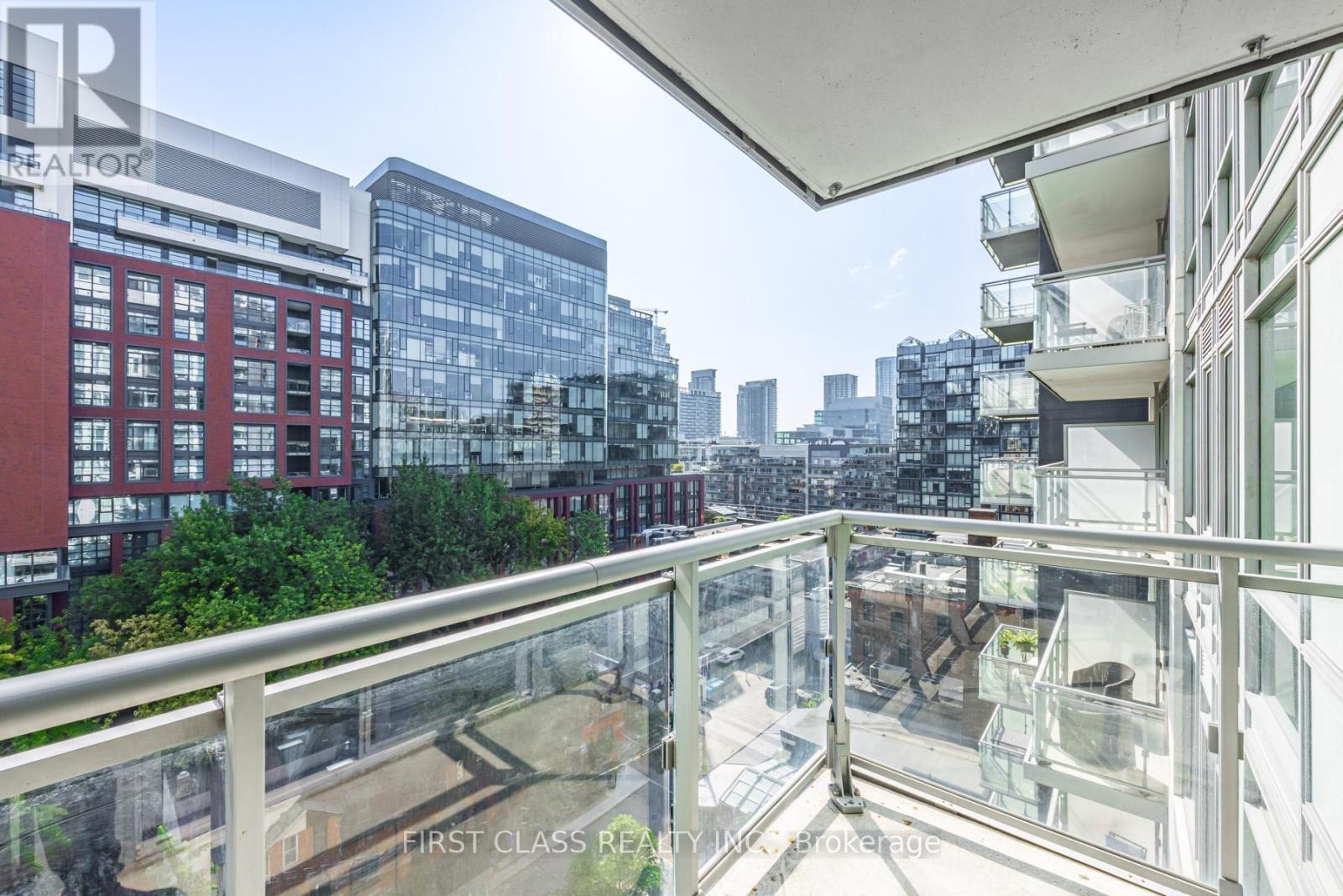 1022 525 Adelaide St W, Toronto, ON M5V 0N7