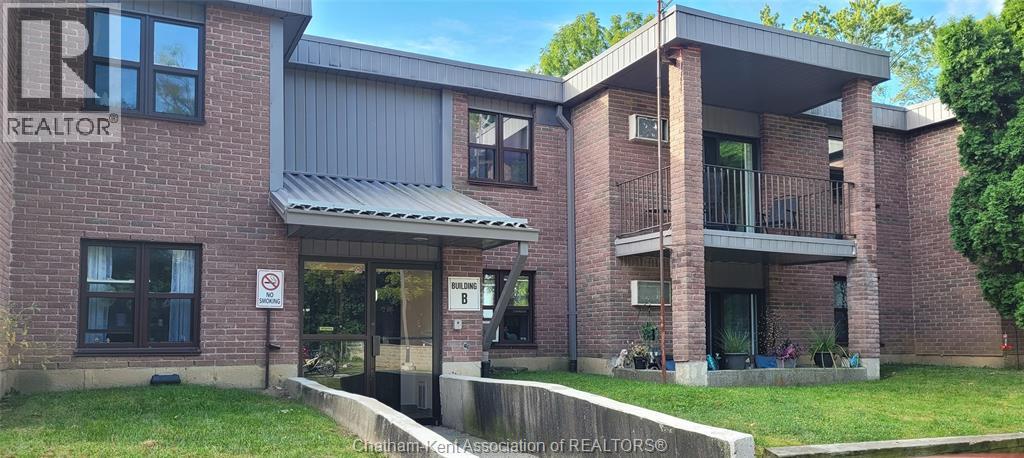 12 Montgomery Dr, Chatham-Kent, ON N8A 5B5
