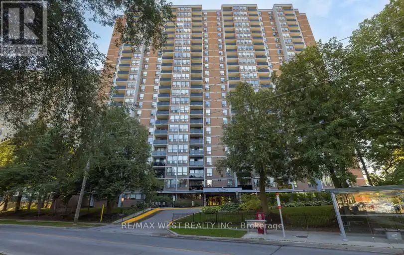 1405 85 Emmett Ave, Toronto, ON M6M 5A2