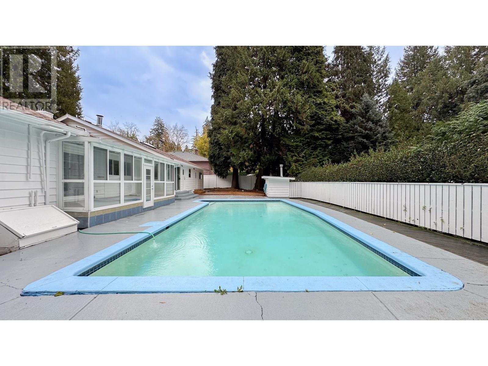 3522 SW Marine Dr, Vancouver, BC V6N 3Z2