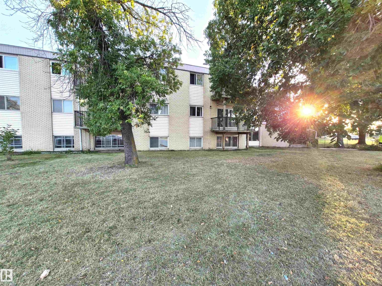 5715 133 Avenue Northwest #22c, Edmonton, AB T5A 0K3
