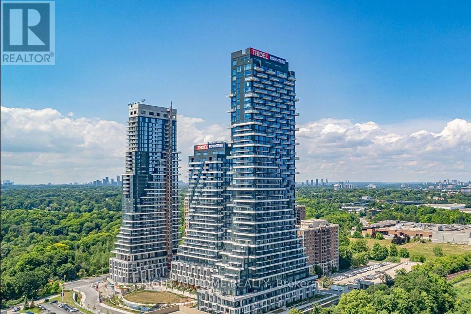 30 Inn On The Park Dr, Toronto, ON M3C 0P7