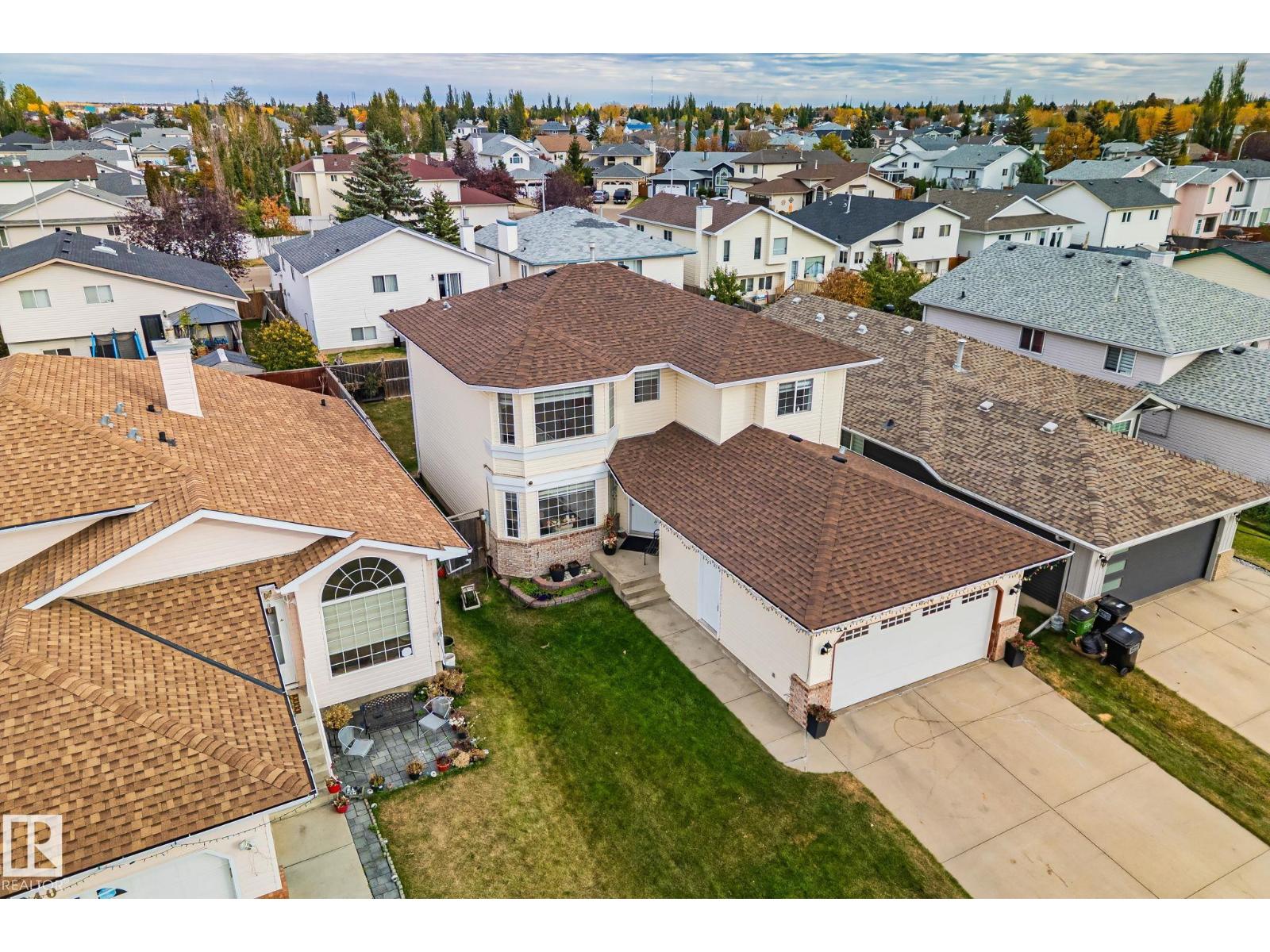 1238 Joyce Cr NW, Edmonton, AB T6L 6V3