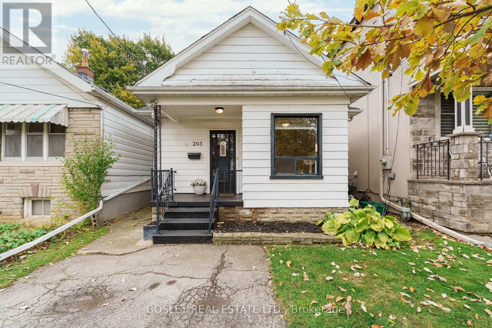 203 Virginia Ave, Toronto, ON M4C 2T6