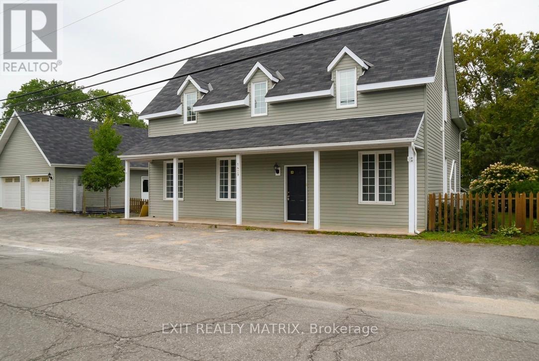 1429 Meadow Dr, Ottawa, ON K4P 1B1